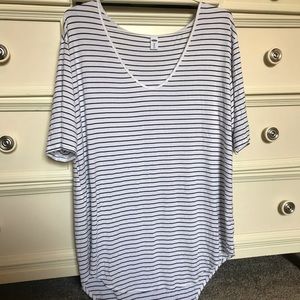 old navy white and navy striped scoop neck tee